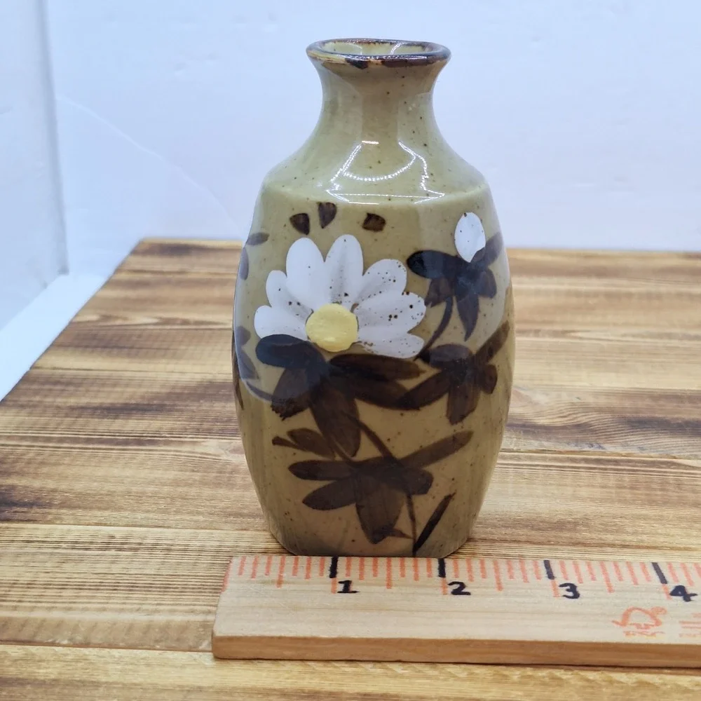 vintage Highland Stoneware pottery bud vase, Ft hand-painted White floral decor‎